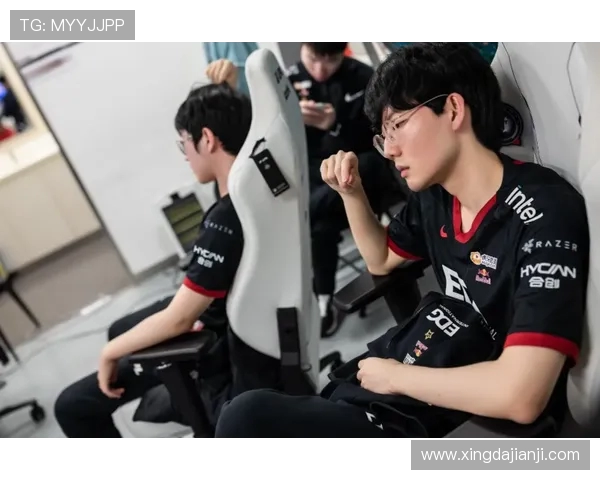 TES与AL激战正酣，精彩对决引发粉丝热议，谁能笑到最后？